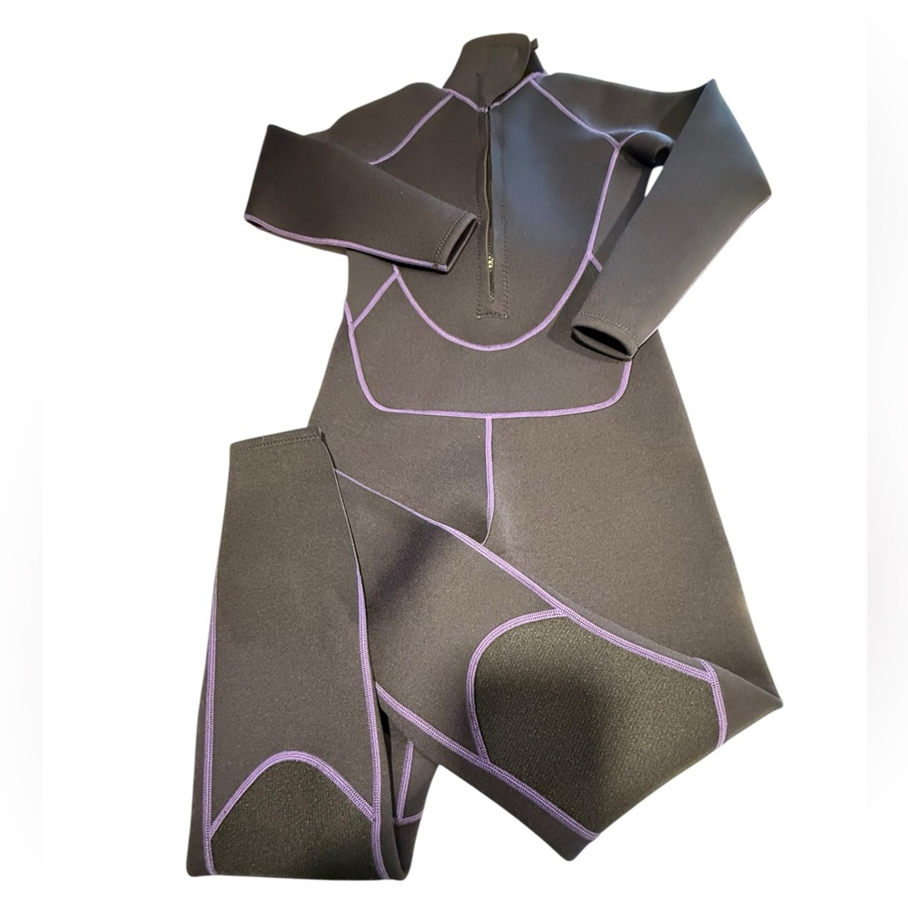 Dizokizo Women’s Black and with Purple Trim One Piece Wetsuit. Size L